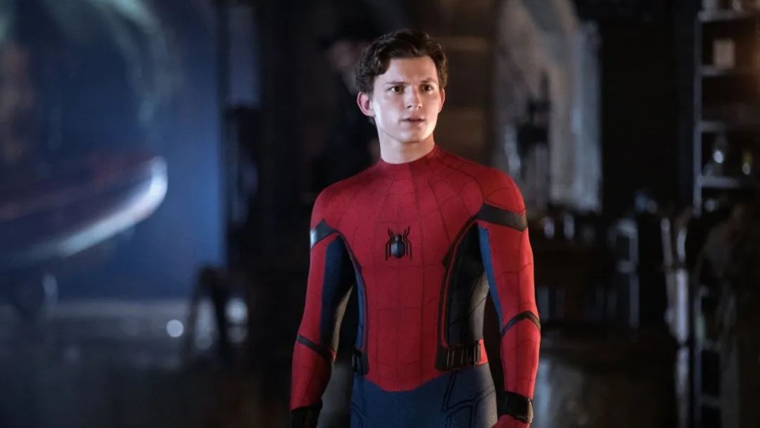 トム・ホランド：舞台俳優からスパイダーマンのスターダムへ